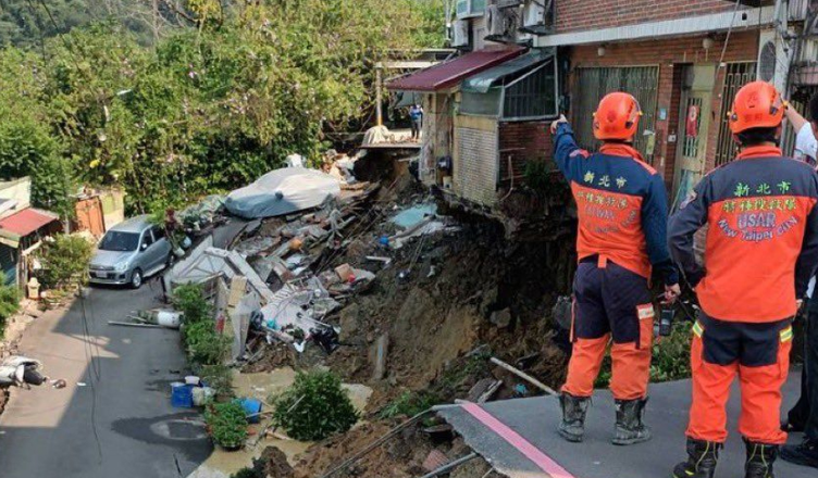 Taiwan shaken by 7.4 magnitude earthquake, tsunami warning