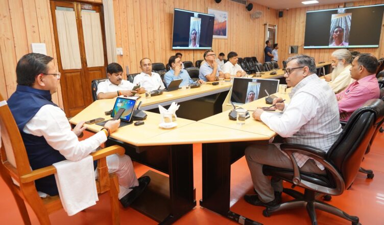 #Uttarakhand: CM Dhami took update from the commissioner on rains.